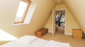 5 bedrooms, individually decorated, individually furnished, free WiFi