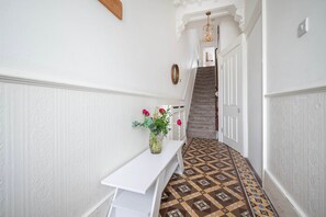 Interior - Prime Parsons Green 3 Bed House (London)