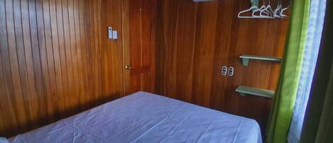 3 多间卧室、免费 WiFi、床单