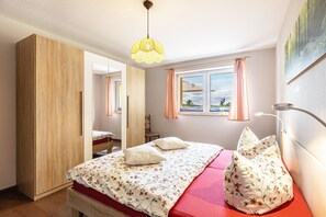 2 bedrooms, WiFi, bed sheets - Apartment Kranich with Lake View, Terrace and Wi-Fi (Friedrichswalde)