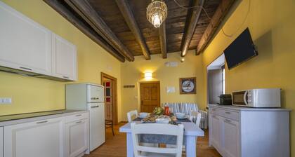 A welcoming apartment of approximately 50 square meters, perfect for five people, located on the first floor of a historic building built in 1864 and renovated in 2025 while maintaining its historic atmosphere (NO elevator).The property is located on Tar