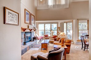 TV, fireplace, DVD player - Family-Friendly 3BR Condo Near Keystone Resort (Keystone)