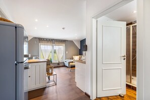 Interior - Holiday Apartment 'See' with Lake View, Shared Terrace and Wi-Fi (Friedrichswalde)