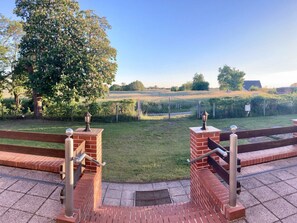 Property grounds - Holiday Apartment 'Wiese' with Lake View, Shared Terrace and Wi-Fi (Friedrichswalde)