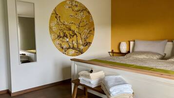 2 bedrooms, WiFi, bed sheets