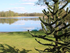 Property grounds - Holiday Apartment 'Wiese' with Lake View, Shared Terrace and Wi-Fi (Friedrichswalde)