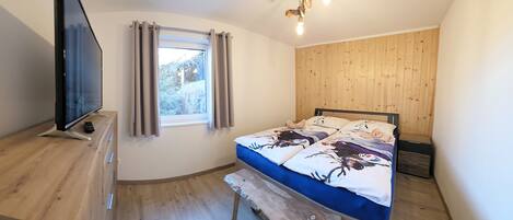 2 室のベッドルーム、アイロン / アイロン台、WiFi、ベッドシーツ