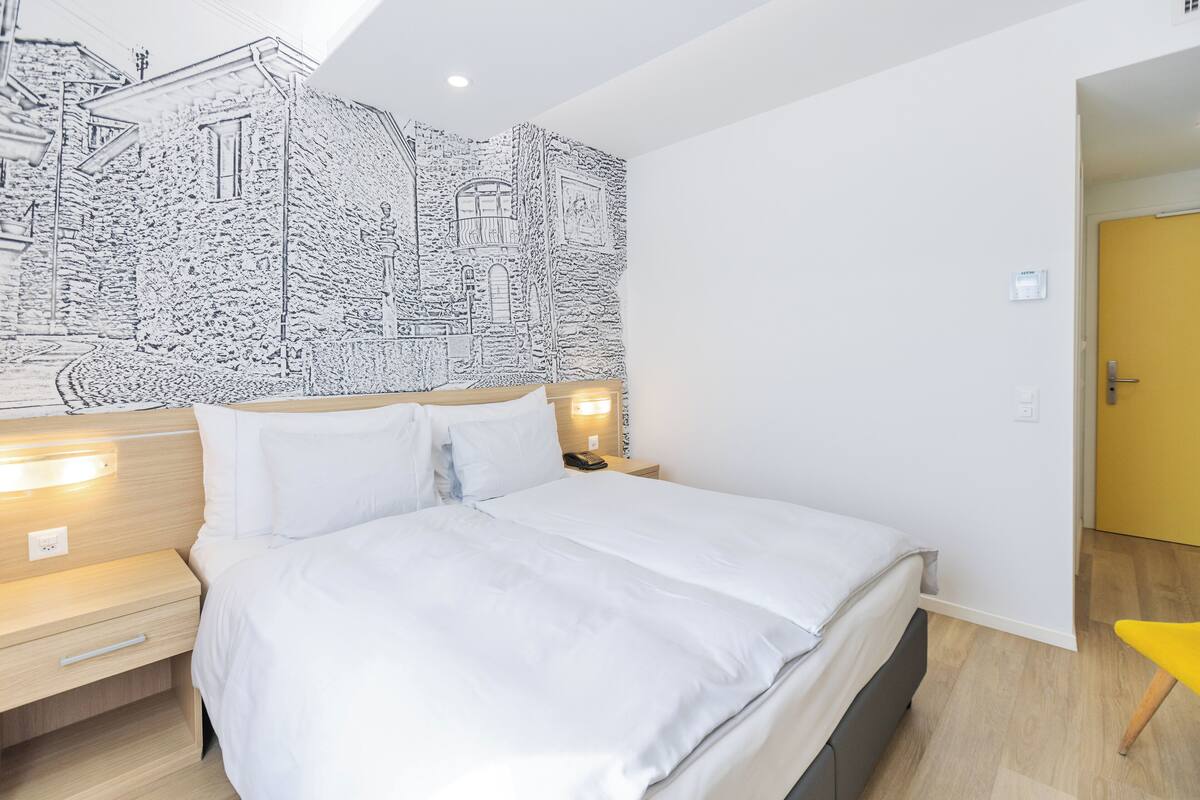 In-room safe, blackout curtains, free WiFi