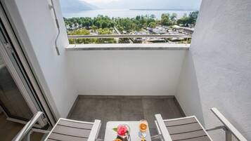 Deluxe Double Room, Balcony, Lake View