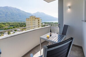 Standard Double Room, Lake View