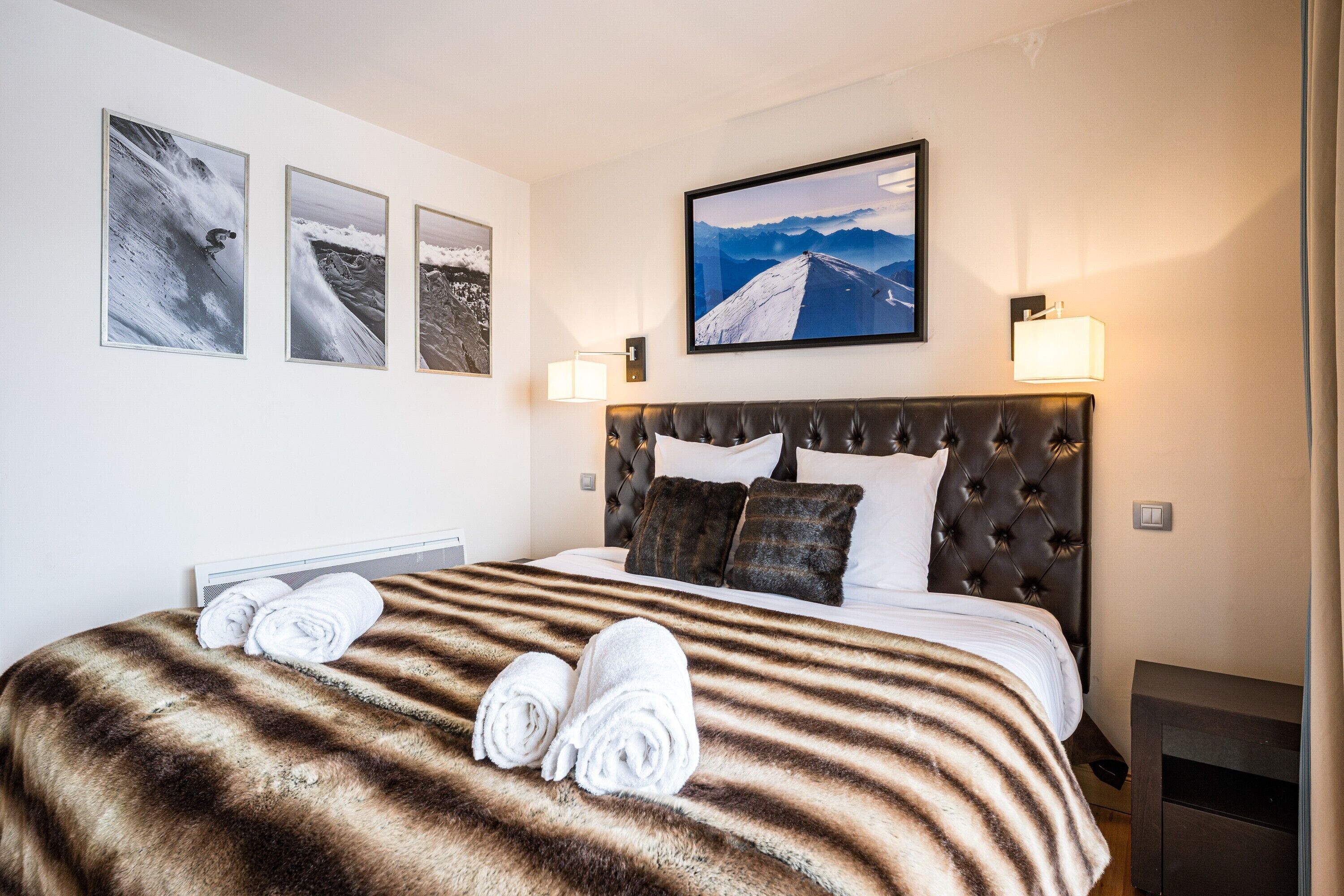 4 chambres, fer et planche à repasser, Wi-Fi, draps fournis