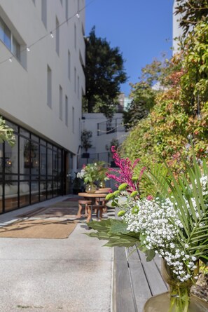 Exterior detail -  Regras Apartments & Garden A3 by Benefit Collection (Porto)