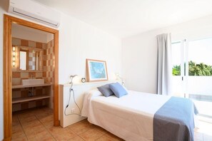 4 quartos, ferros/tábuas de passar roupa, Wi-Fi