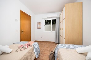 4 Schlafzimmer, Bügeleisen/Bügelbrett, WLAN