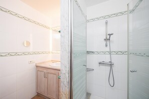 Ducha y secador de pelo