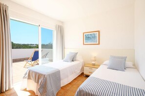 4 quartos, ferros/tábuas de passar roupa, Wi-Fi