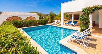 Villa Sa Calma - Four Bedroom Villa, Sleeps 8