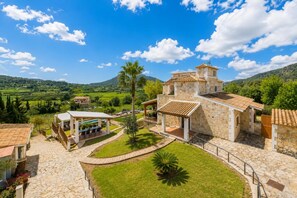 Property grounds - Villa Alejandra - Three Bedroom Villa, Sleeps 6 (Mallorca)