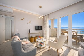 Living area - Villa Aurora - Three Bedroom Villa, Sleeps 6 (Mparmpati)