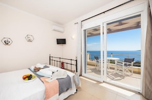 3 bedrooms, iron/ironing board, WiFi, bed sheets - Villa Sequoia Yellow (Mparmpati)
