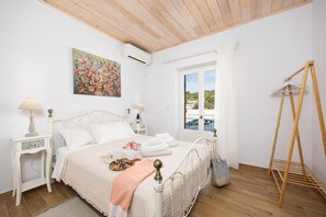 3 slaapkamers, een strijkplank/strijkijzer, wifi, beddengoed