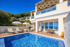 Pool - Villa Leo - Two Bedroom Villa, Sleeps 4 (Mparmpati)