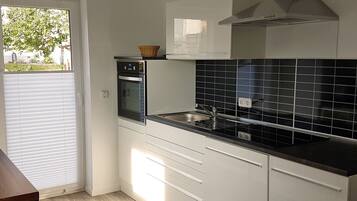 Kühlschrank, Ofen, Herdplatte, Geschirrspüler