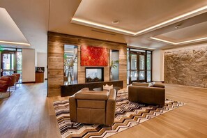 Interior - Luxury 3BR in Vail w/ Balcony, Pool Access & More! (Vail)
