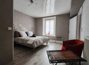 1 camera, ferro/asse da stiro, Wi-Fi, lenzuola