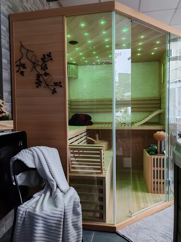 La diligence de la poste – Furnished T2 at Domaine Du Hêtre, shared garden & air conditioning