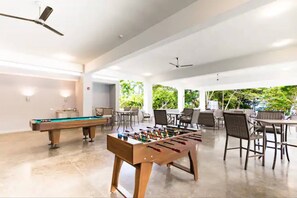 Appartement, 2 chambres, accessible aux personnes à mobilité réduite, balcon | Salle de jeux