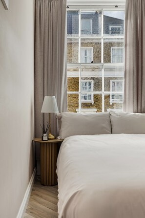 2 bedrooms, iron/ironing board, free WiFi, bed sheets - Devonshire Terrace - 2 Bedroom Apartment (London)