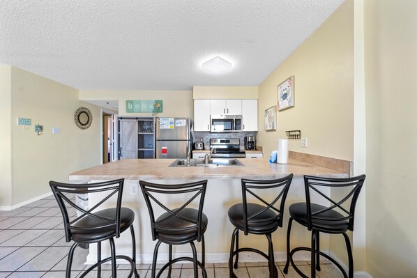 Private kitchen - Tradewinds 1106 - Austin Family Retreat (Orange Beach)