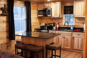 Mikrowelle, Ofen, Herdplatte, Küchenrolle