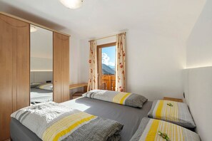 2 bedrooms, WiFi, bed sheets - Apartment "Burgerhof Firmament" with Mountain View, Shared Terrace and Wi-Fi (Gsies)