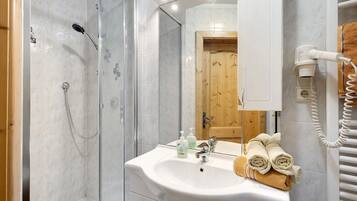 Doccia, asciugacapelli, asciugamani