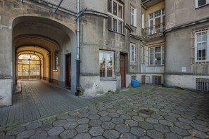 Exterior detail - Spacious Apartment | 3 Bedrooms | Parking | Close to PGE (Warszawa)