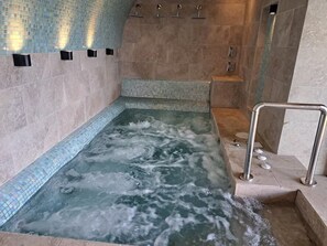 Spa - Spectacular house with jacuzzi, fireplace and BBQ in the mountains of Zarcero (Laguna)