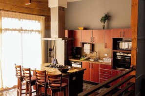 Microondas, horno, parrilla de estufa y lavavajillas 