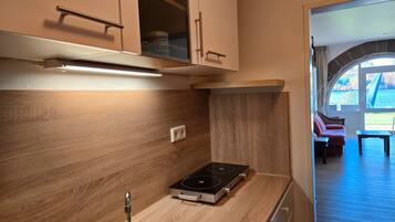 Kühlschrank, Ofen, Herdplatte, Geschirrspüler