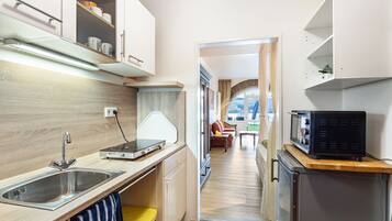 Kühlschrank, Ofen, Herdplatte, Geschirrspüler