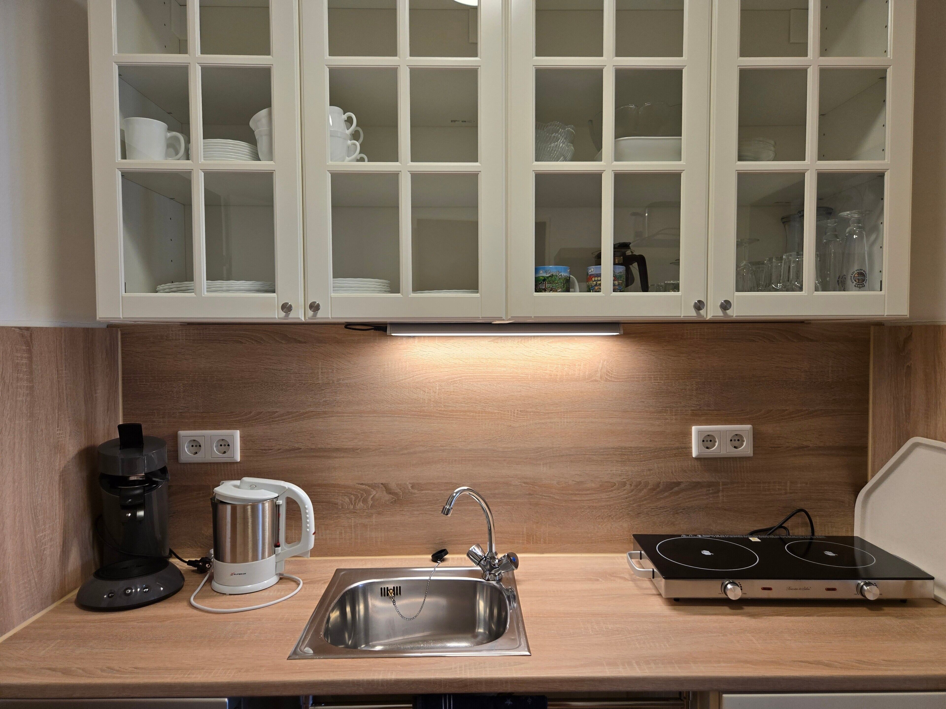 Réfrigérateur, four, plaque de cuisson, lave-vaisselle