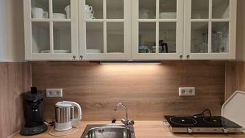 Réfrigérateur, four, plaque de cuisson, lave-vaisselle