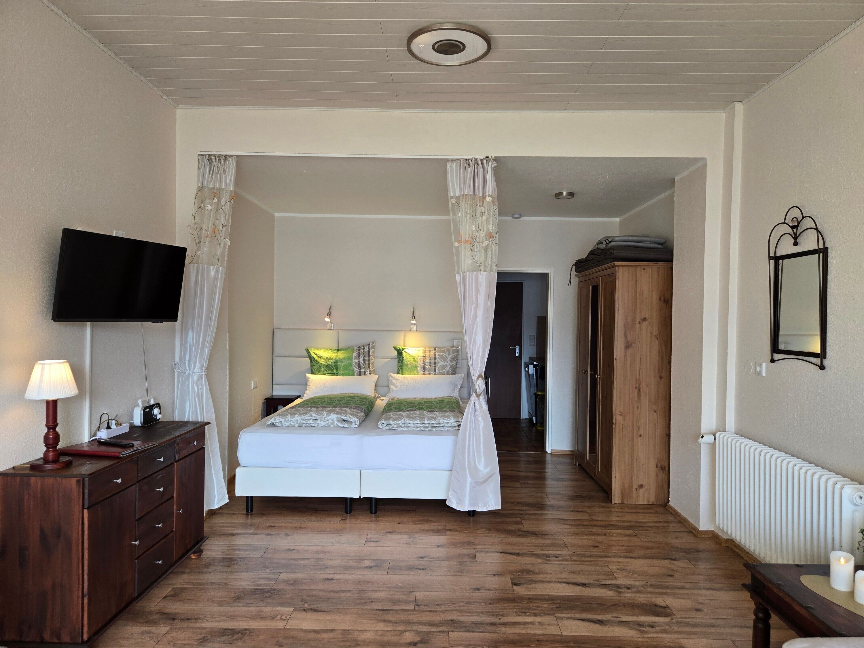 1 bedroom, WiFi, bed sheets