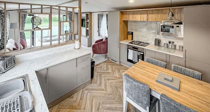 3 bedroom accommodation in Eaton, Congleton