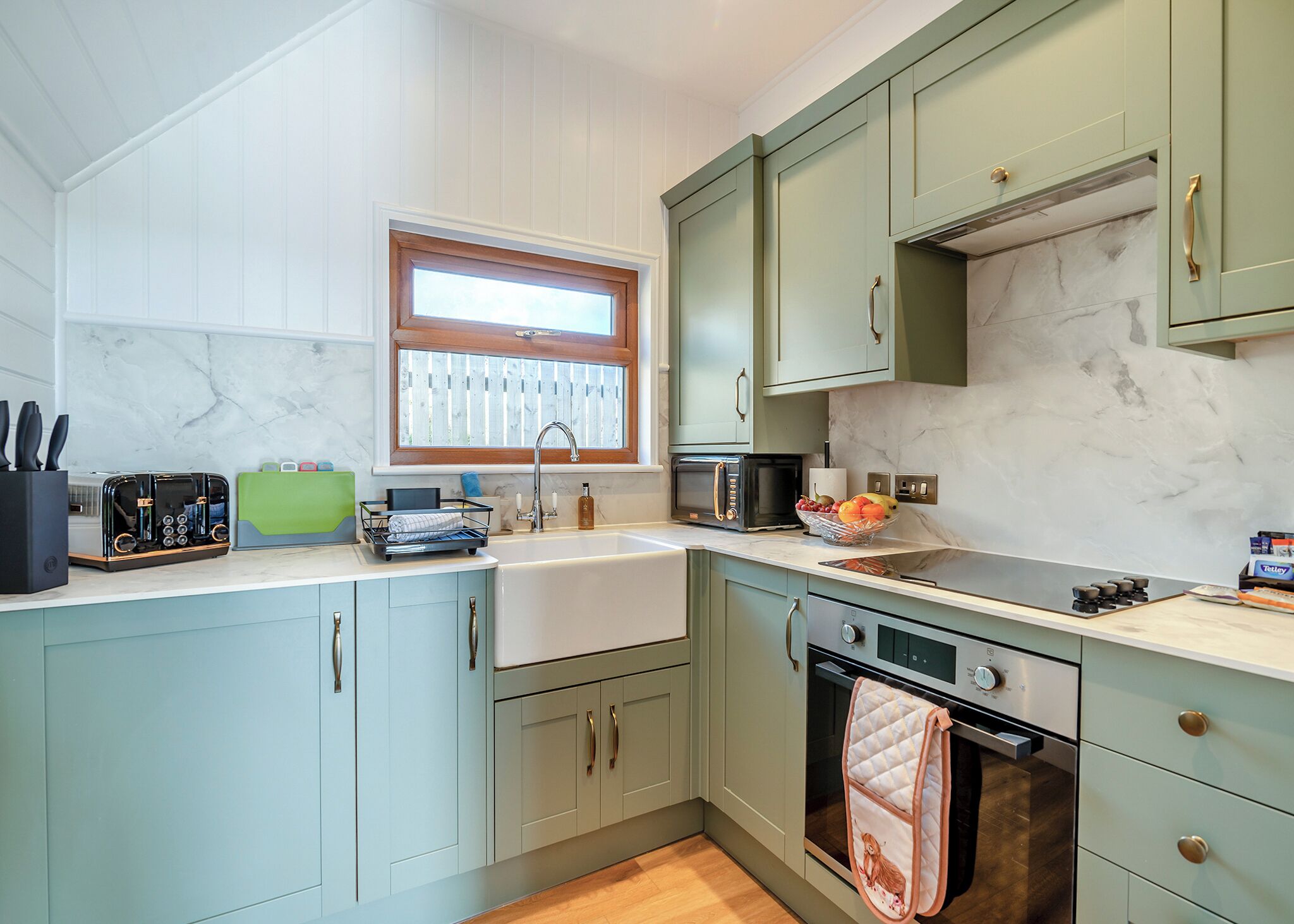 Fridge, oven, stovetop, toaster