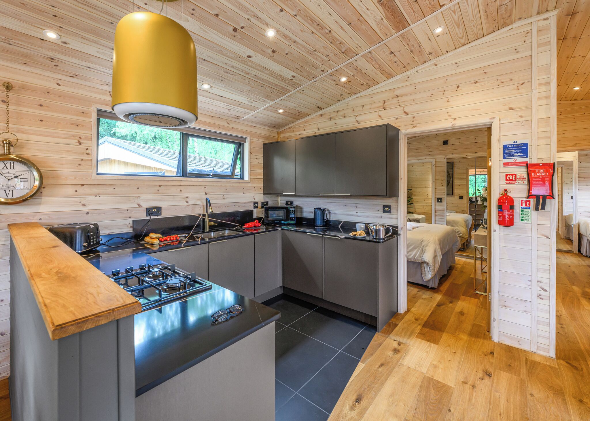 Kühlschrank, Ofen, Herdplatte, Toaster