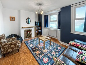 TV - 4 bedroom accommodation in Broadstairs (Broadstairs)