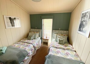 3 bedrooms - Luxury Holiday Lodge with Hot Tub (Haltwhistle)