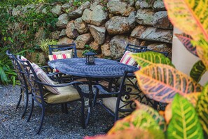 屋外ダイニングエリア